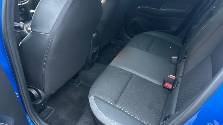 Nissan Juke 1.0 DiG-T N-Connecta 5dr Petrol Hatchback